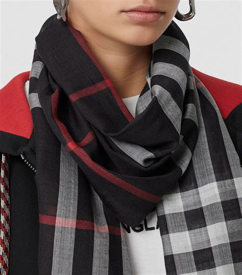 burberry trench check scarf|burberry check scarf wool fringe.